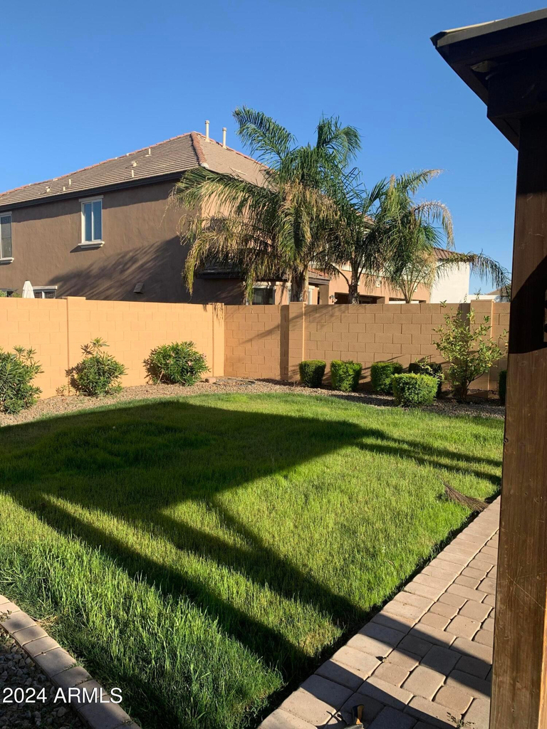 2219 E Wisteria Drive - Photo 38