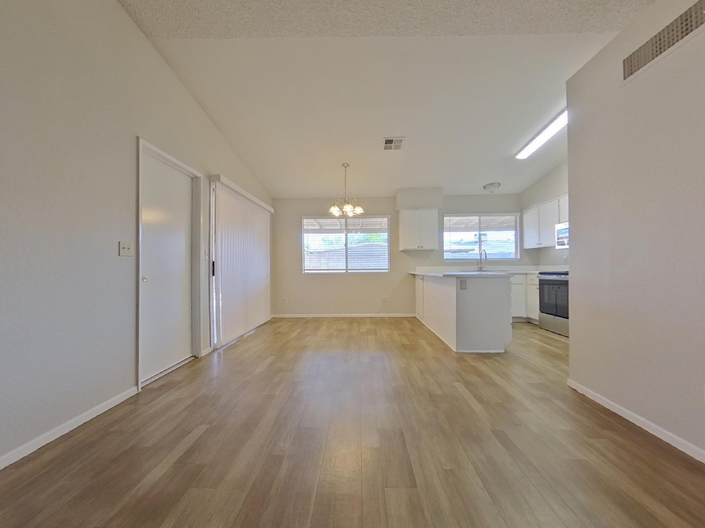 7044 W Taylor Street - Photo 3
