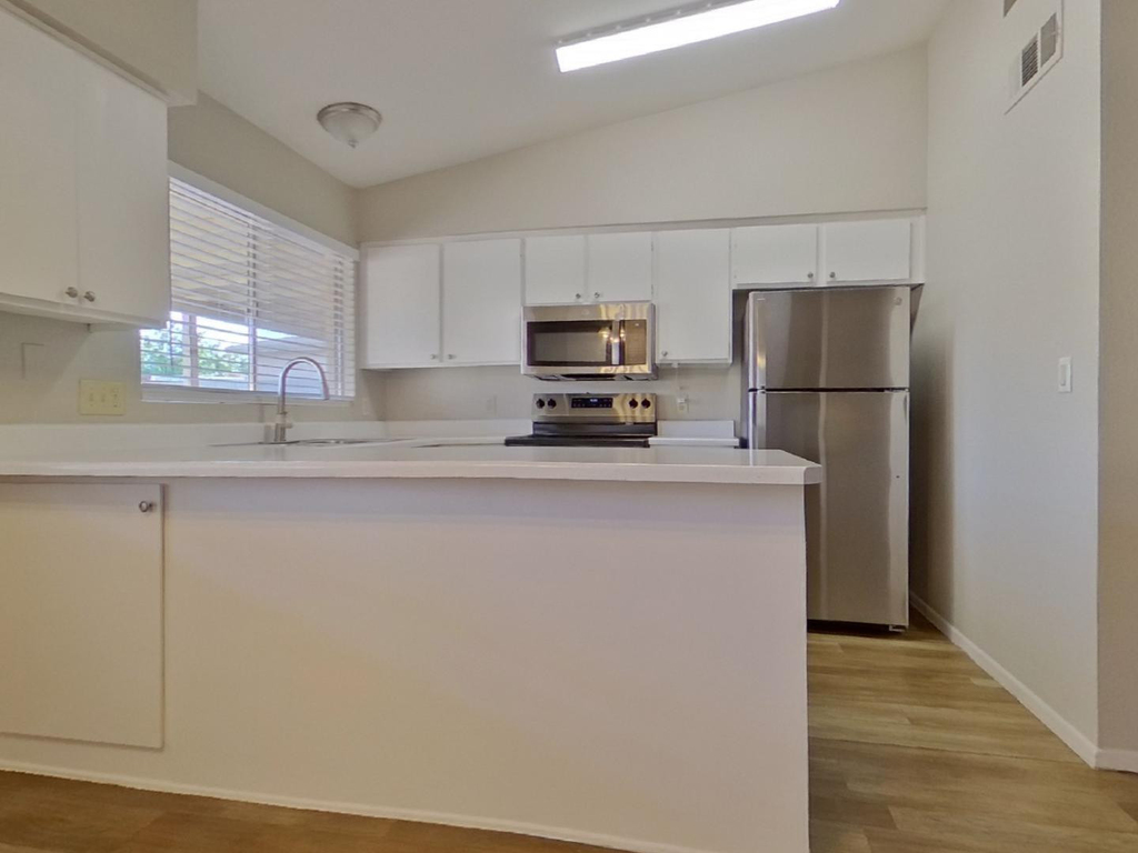 7044 W Taylor Street - Photo 5