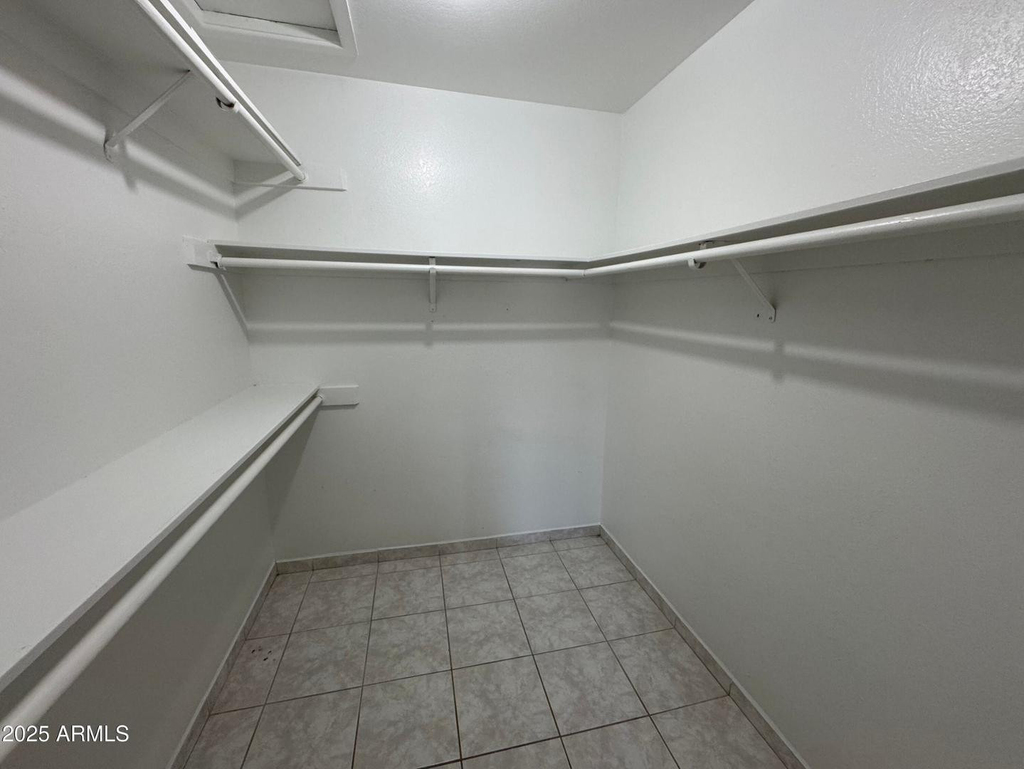 5502 W Frier Drive - Photo 25