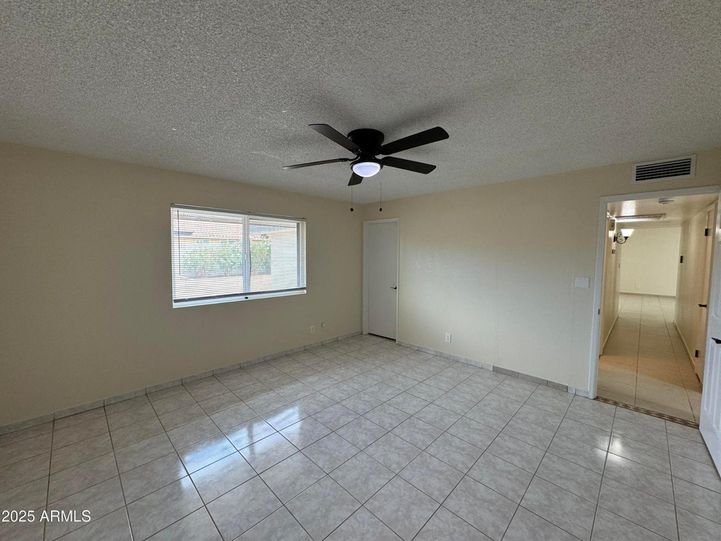 5502 W Frier Drive - Photo 12