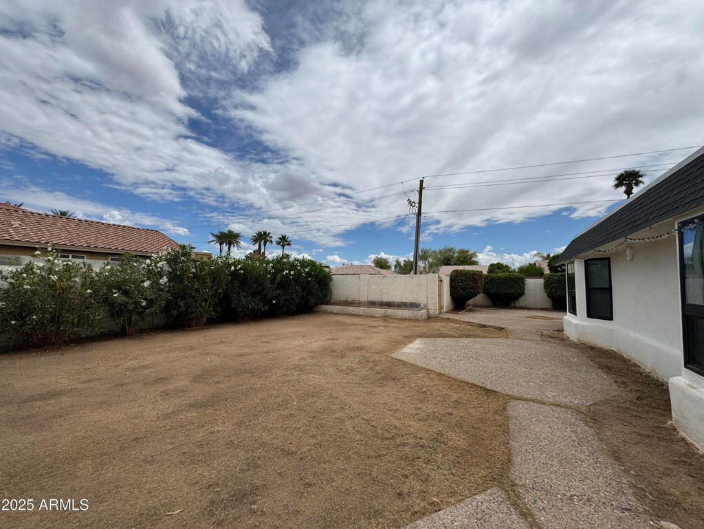 5502 W Frier Drive - Photo 30