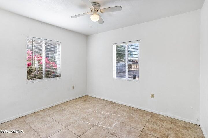 412 W 9th Street - Photo 4