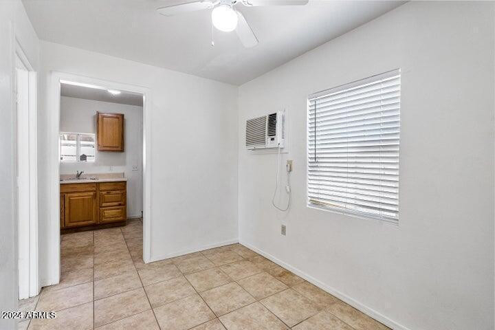 412 W 9th Street - Photo 5