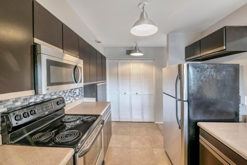 154 W 5th Street - Photo 7