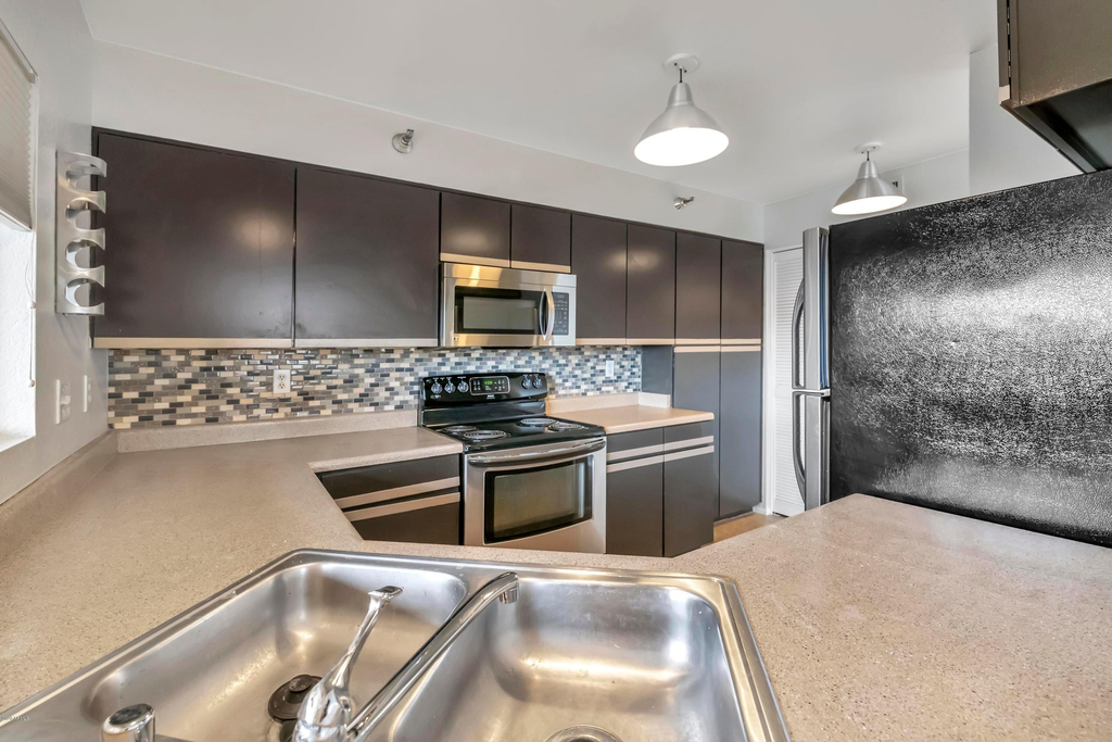154 W 5th Street - Photo 6