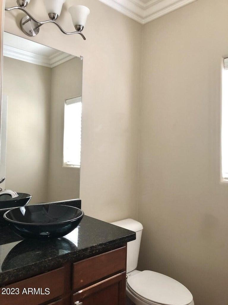 121 N California Street - Photo 8