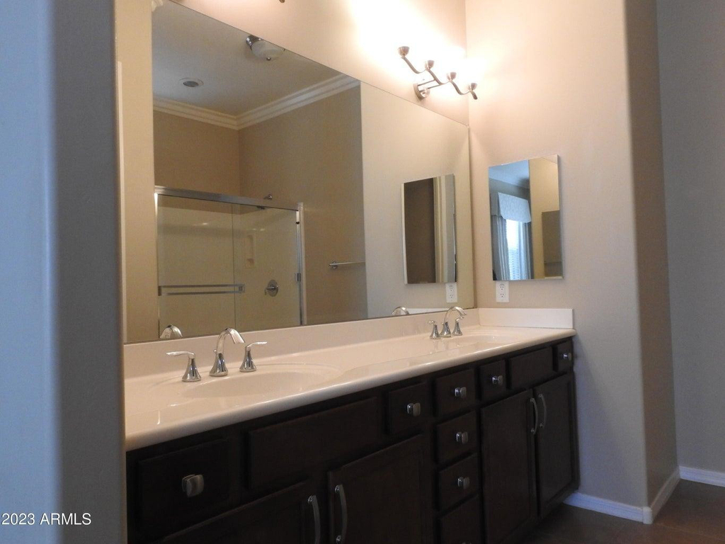 121 N California Street - Photo 12