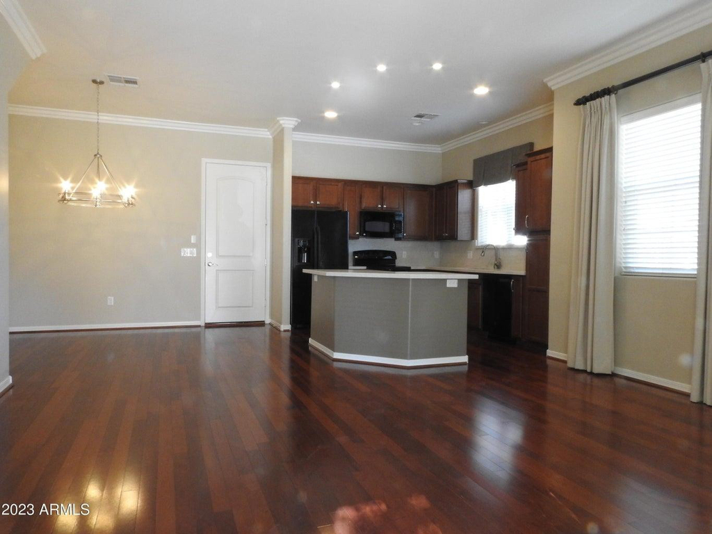 121 N California Street - Photo 5