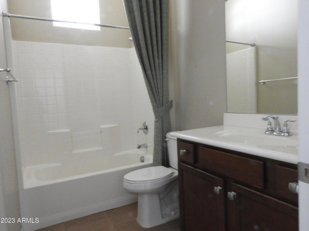 121 N California Street - Photo 18