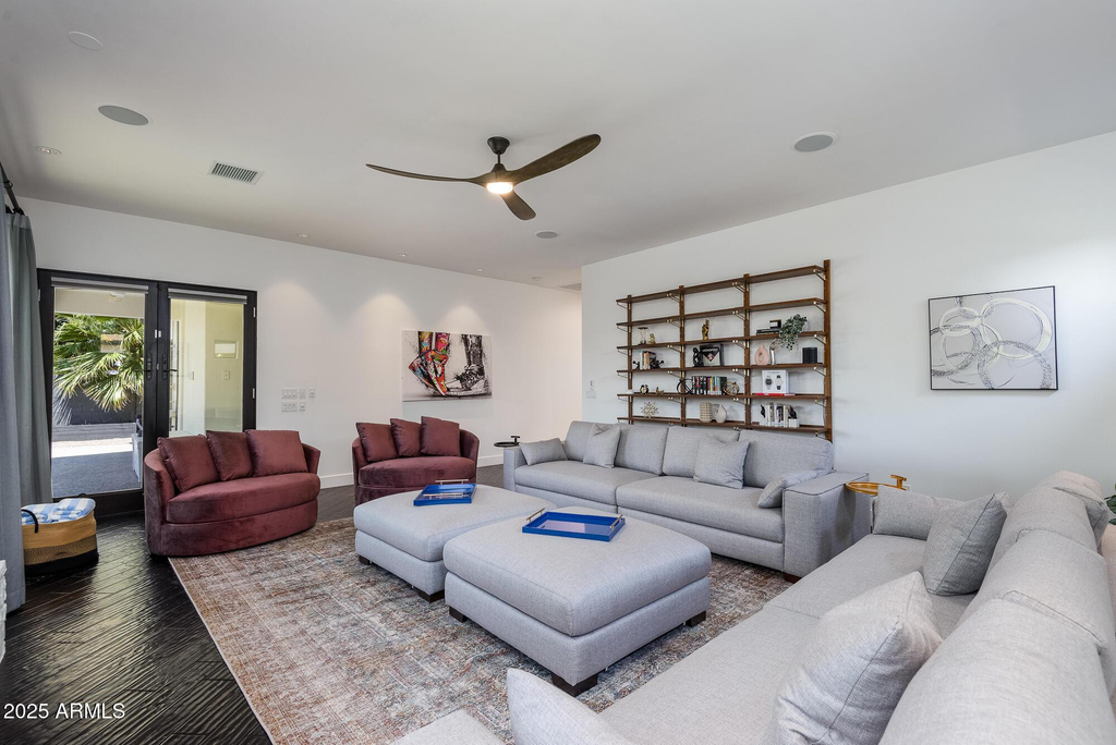 4514 N 35th Place - Photo 2