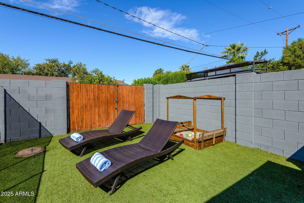 4514 N 35th Place - Photo 17