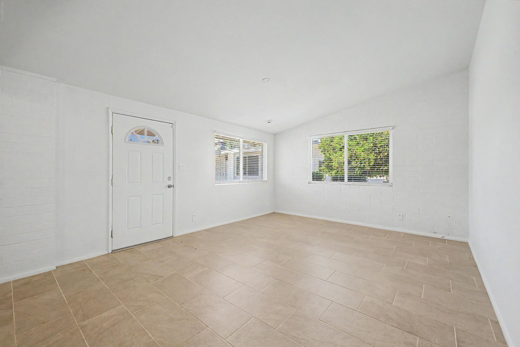 10606 W Oakmont Drive - Photo 4
