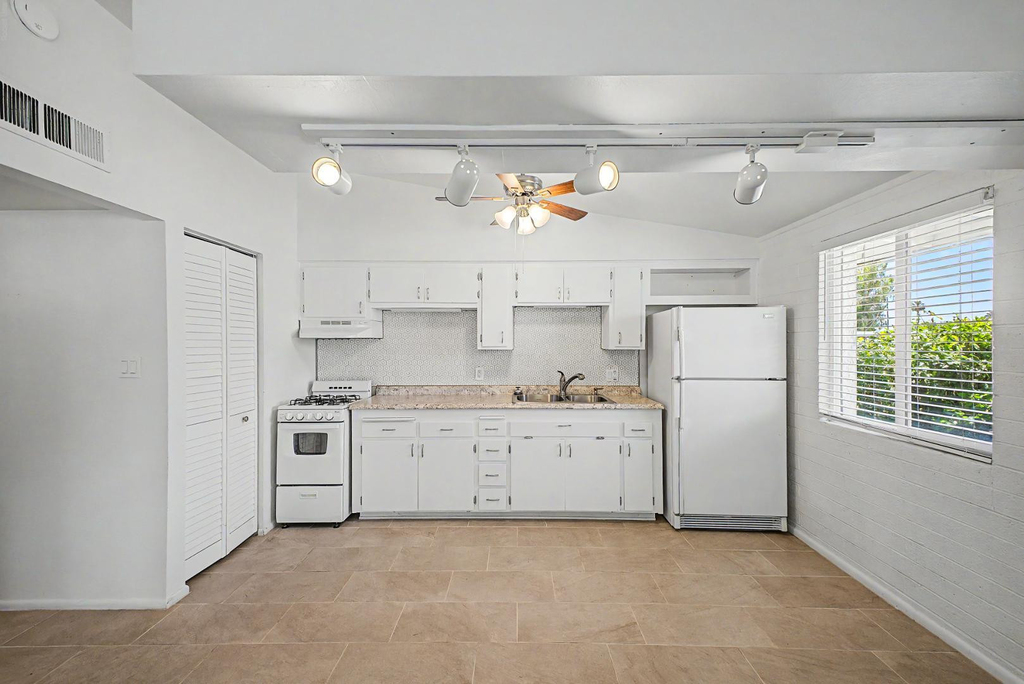 10606 W Oakmont Drive - Photo 6