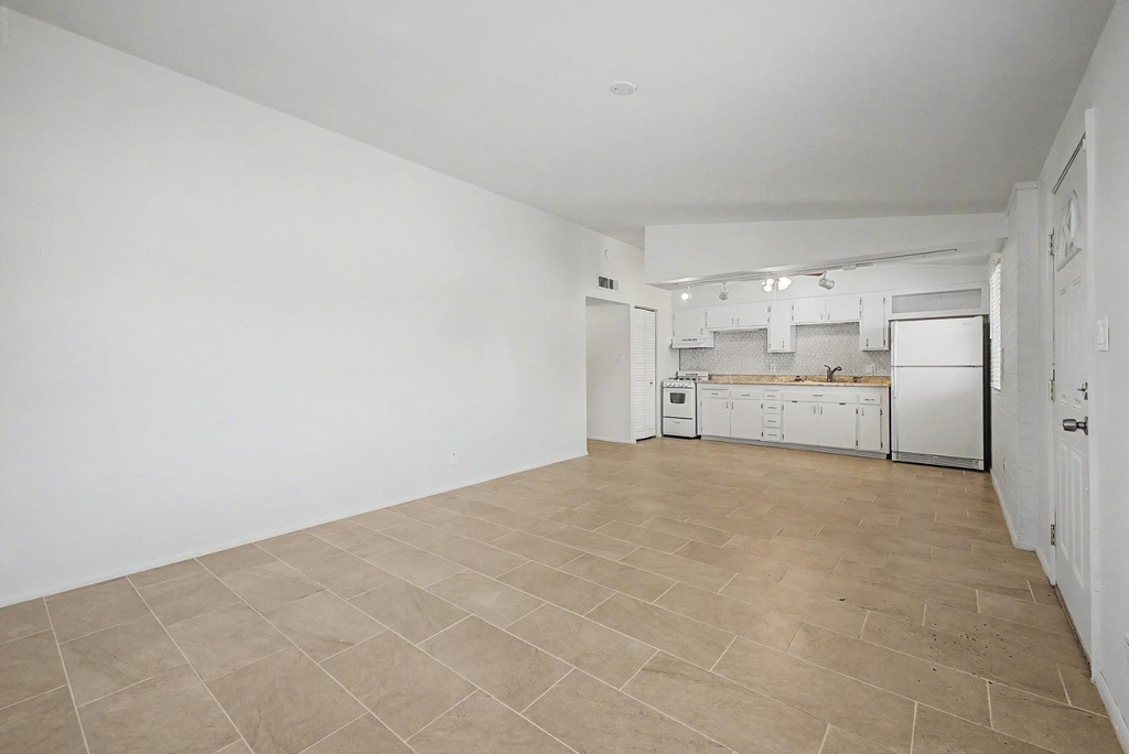 10606 W Oakmont Drive - Photo 5