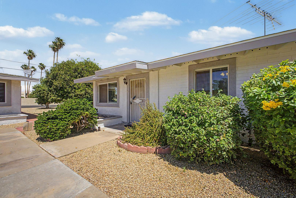 10606 W Oakmont Drive - Photo 1