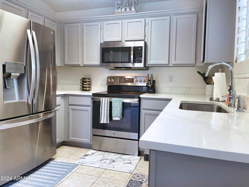 18802 N 44th Place - Photo 3