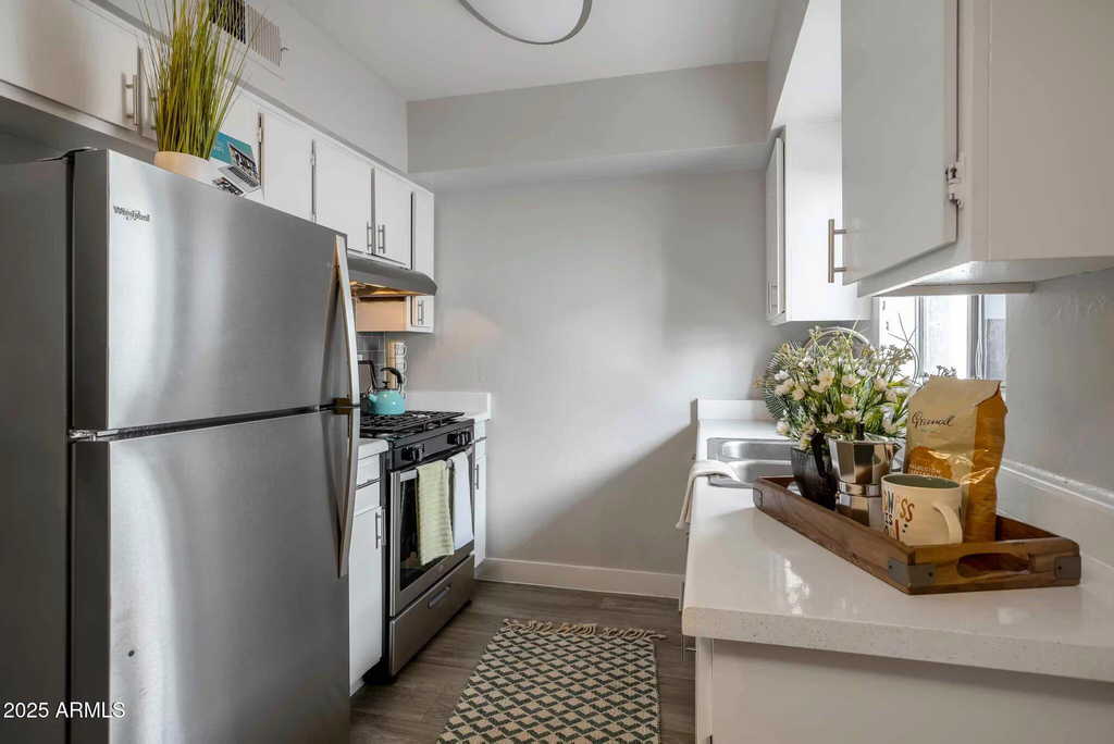 2627 N 45th - Photo 2
