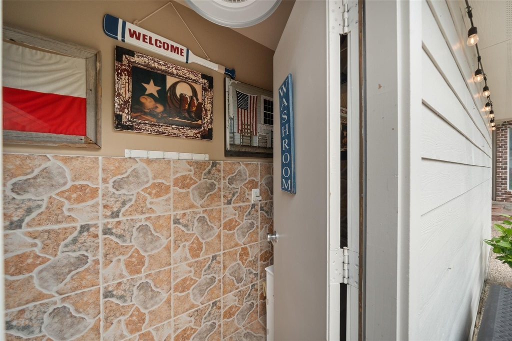390 Wedgewood Drive - Photo 12