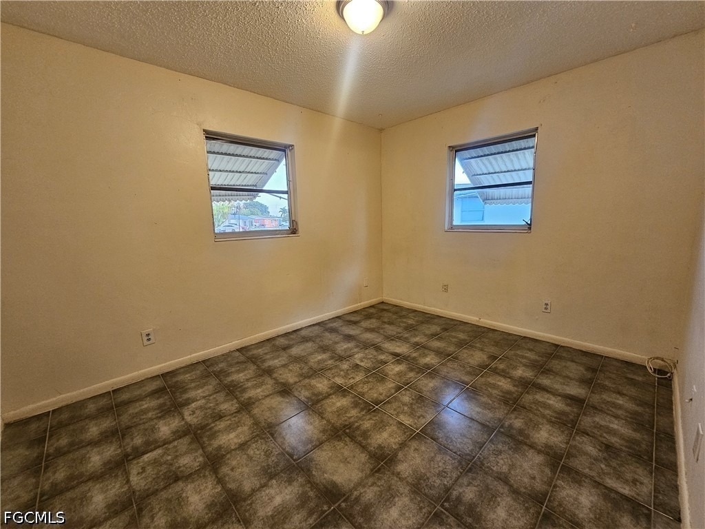 423 Morgan Circle S - Photo 21