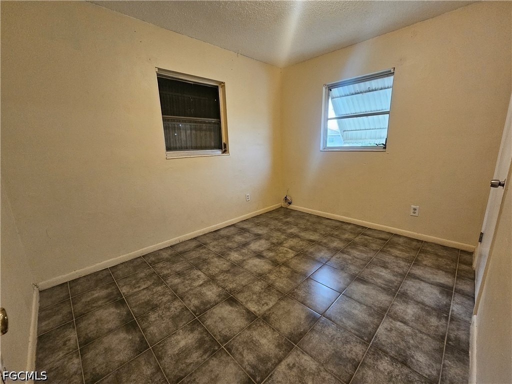 423 Morgan Circle S - Photo 20