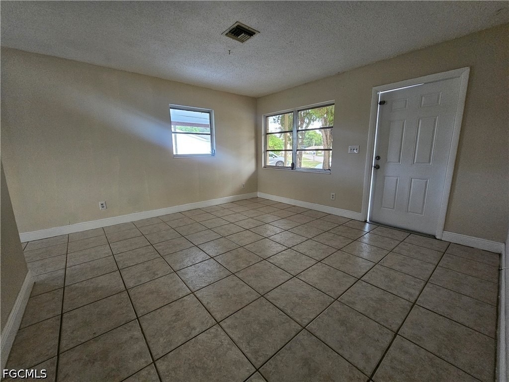 423 Morgan Circle S - Photo 5
