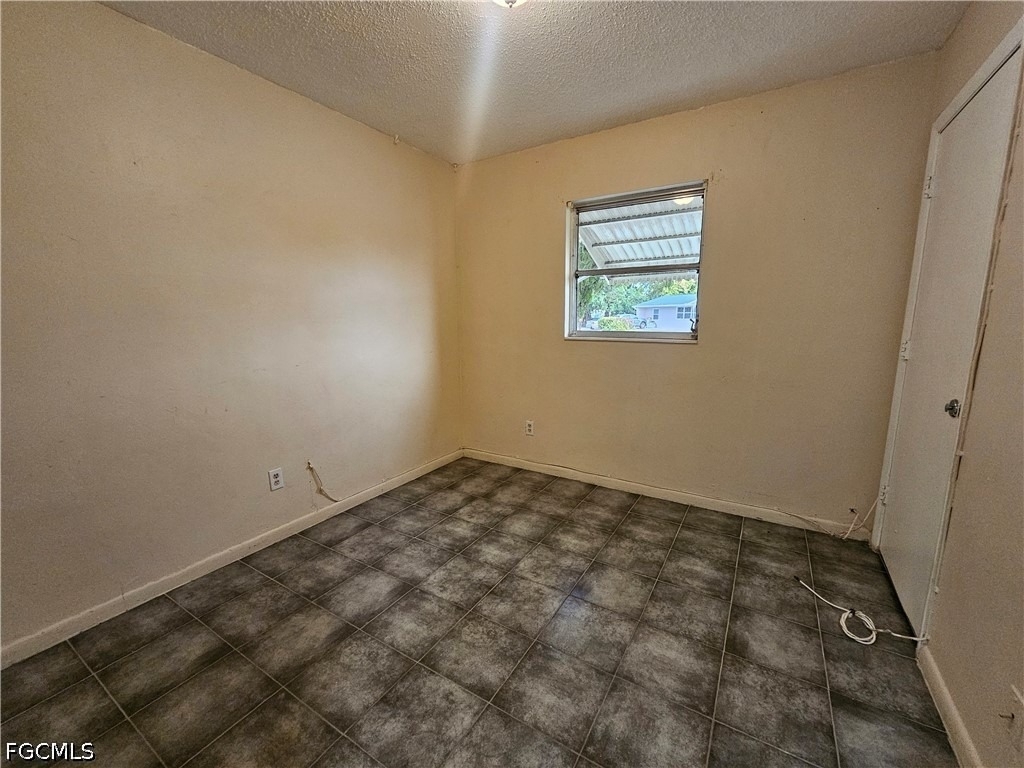 423 Morgan Circle S - Photo 18