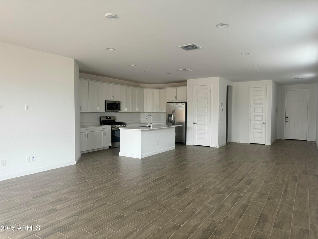 2890 E Frontiersman Lane - Photo 3