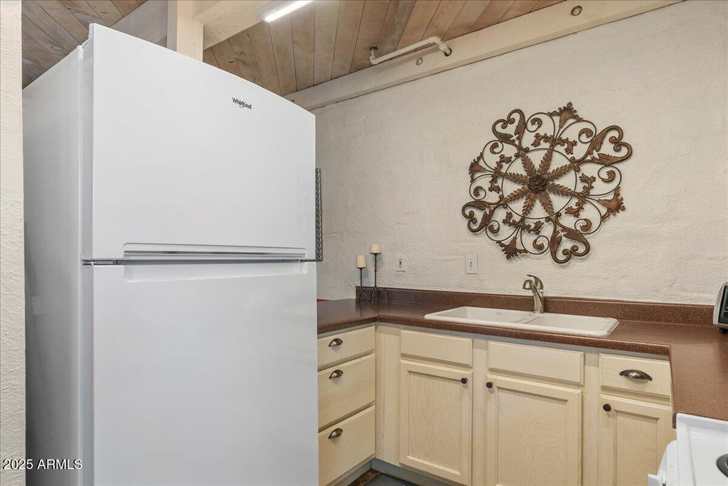 6840 E 2nd Street - Photo 9