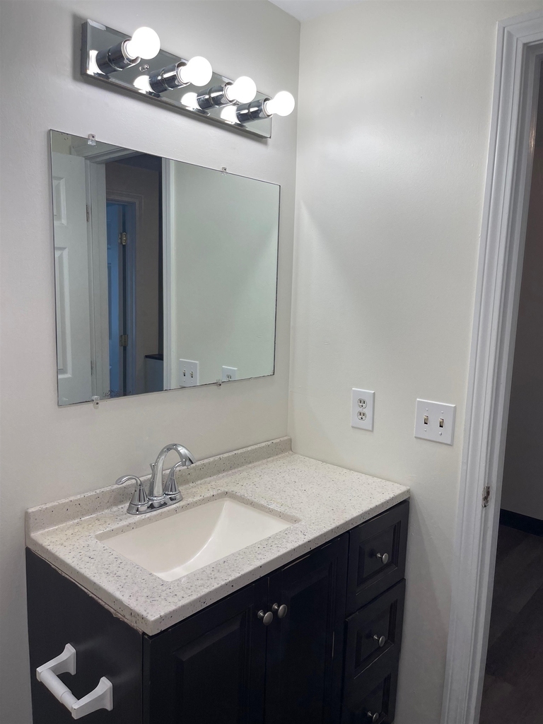 796 Court - Photo 9