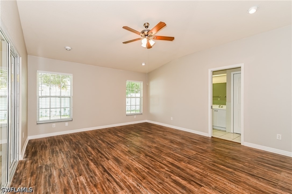 306 Ne 17th Place - Photo 12