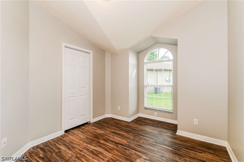 306 Ne 17th Place - Photo 8