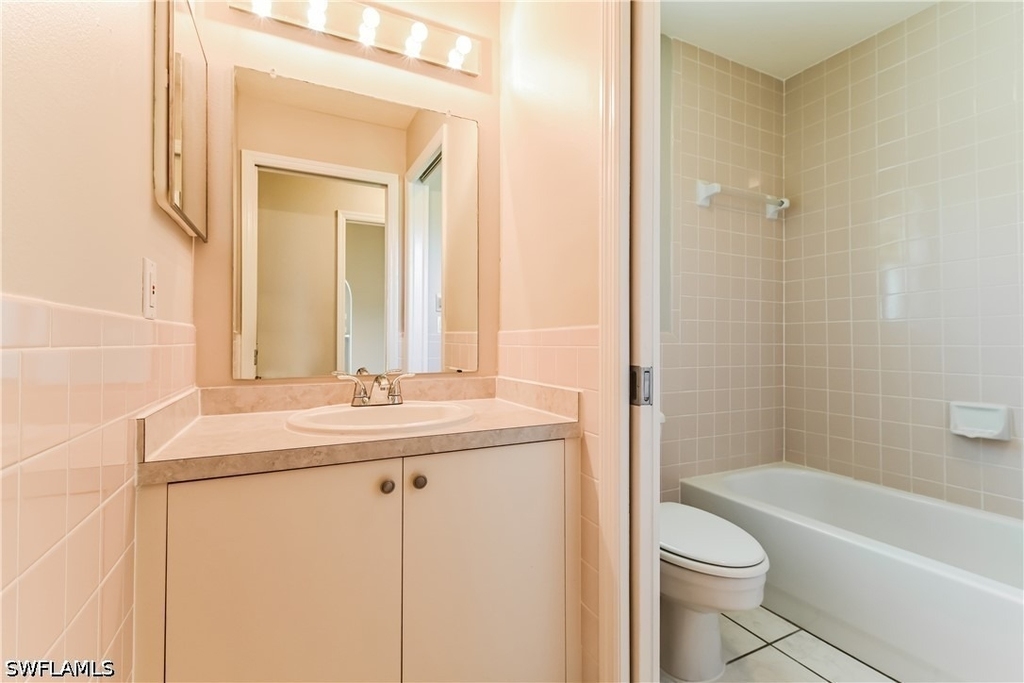 306 Ne 17th Place - Photo 10