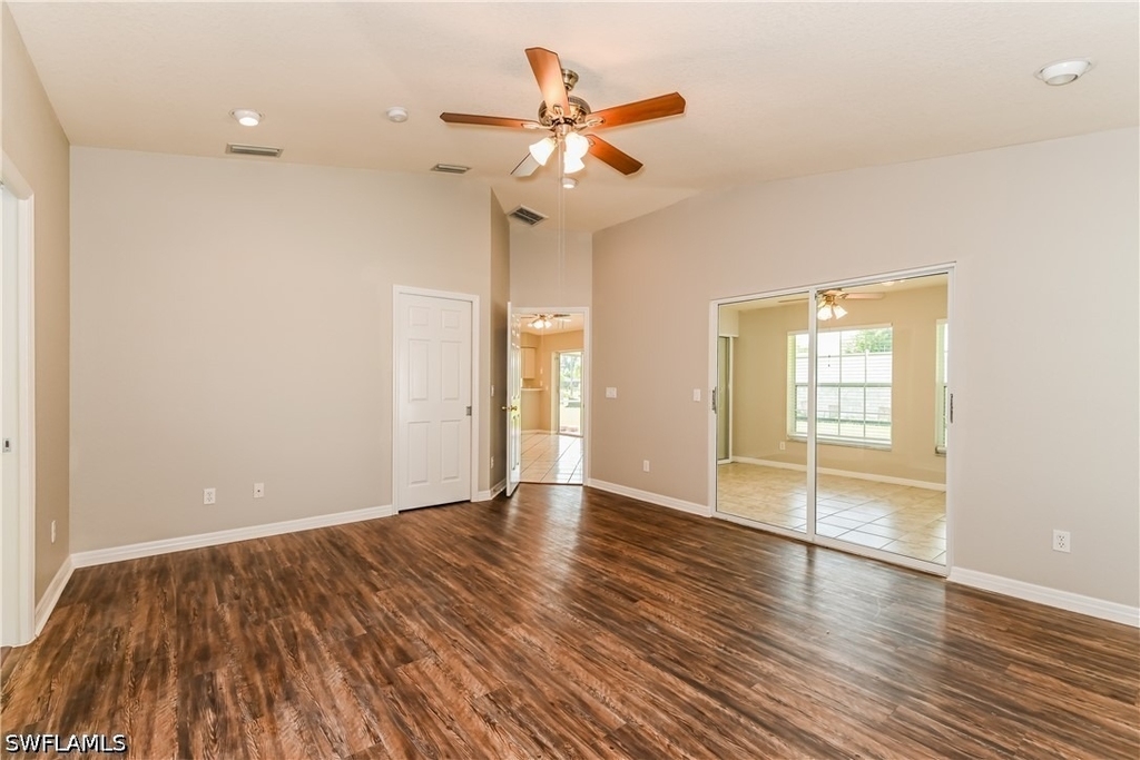 306 Ne 17th Place - Photo 11