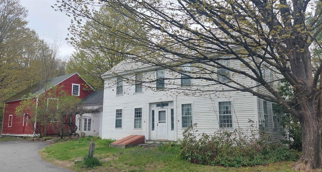 735 Main - Photo 0