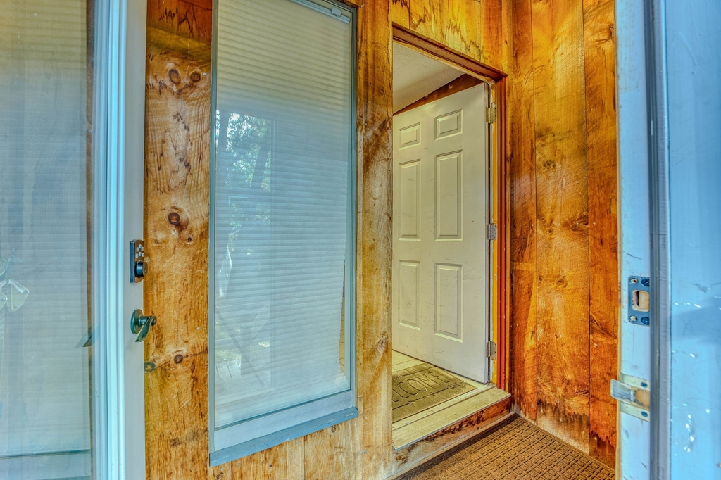 28 Condo - Photo 2