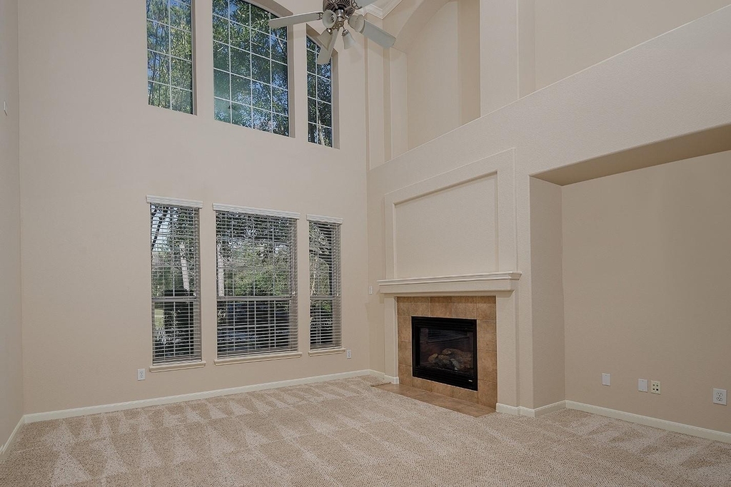 50 E Pipers Green - Photo 4