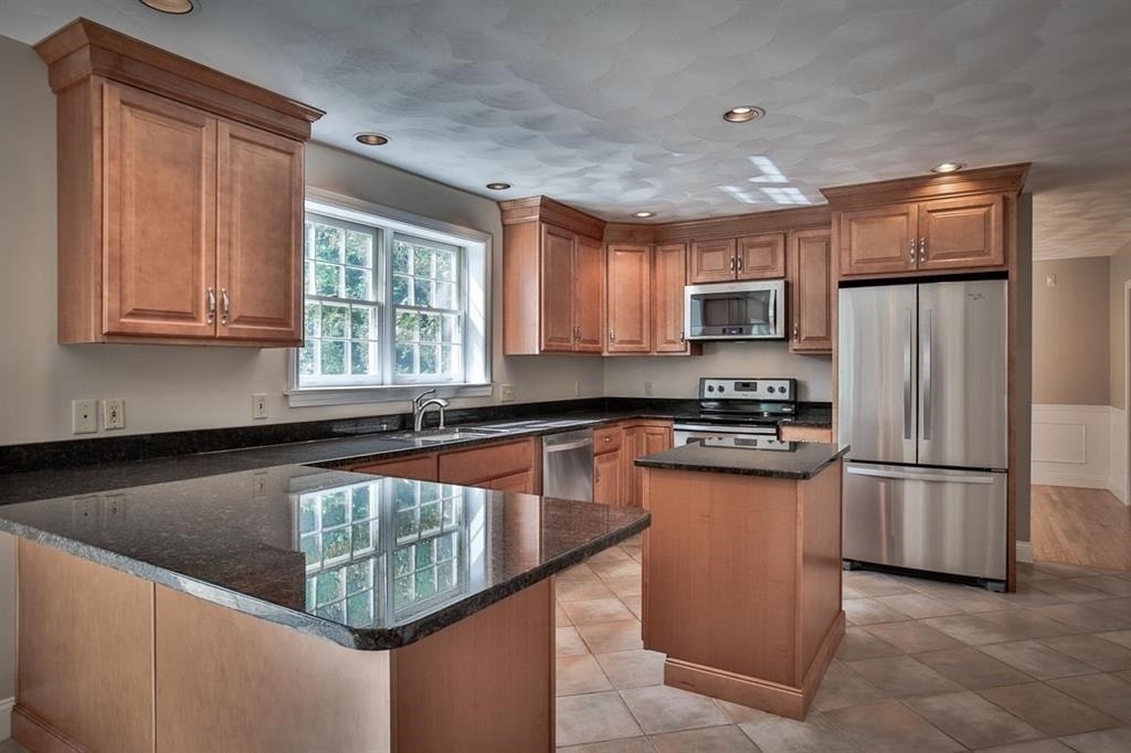 28 Newton - Photo 9