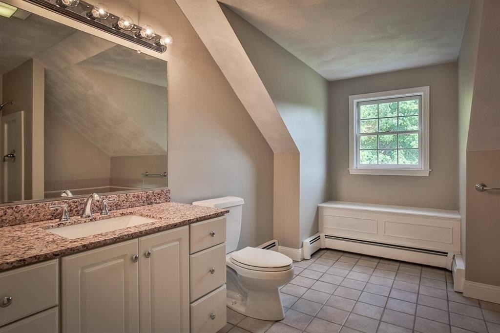28 Newton - Photo 20