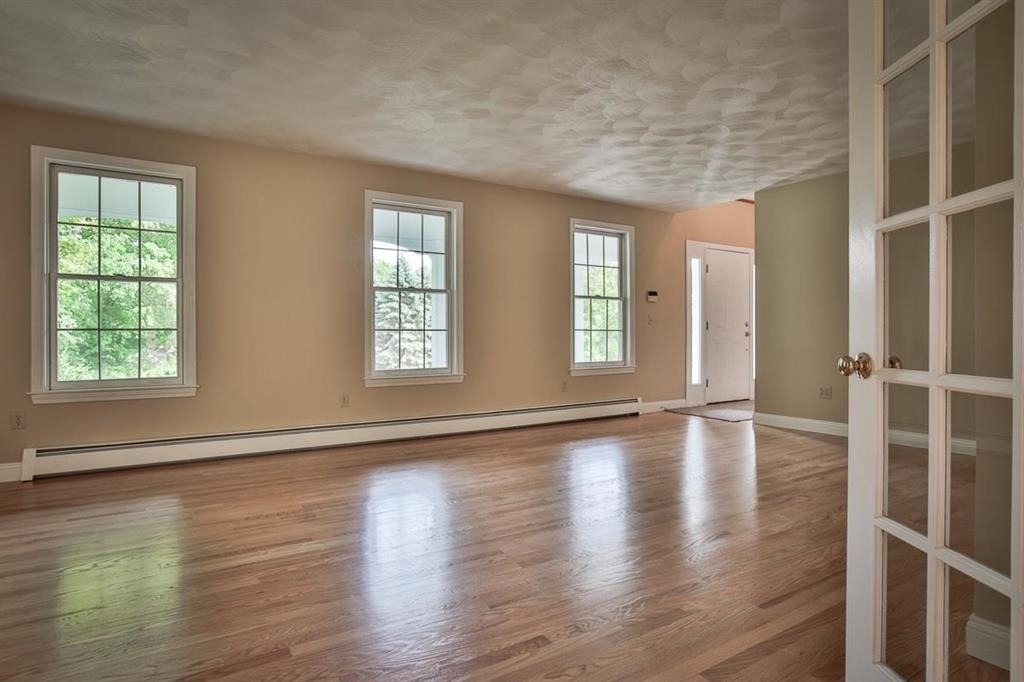 28 Newton - Photo 5