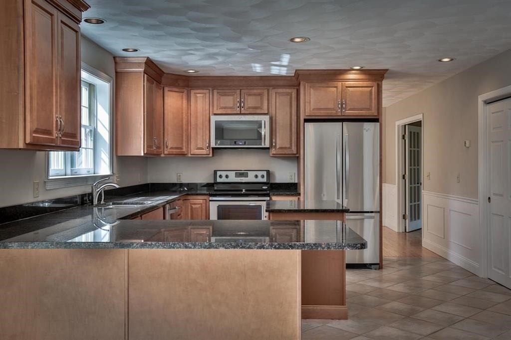 28 Newton - Photo 11