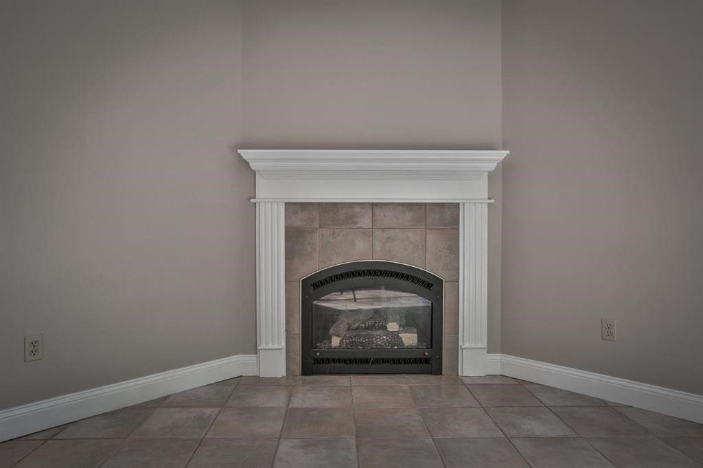 28 Newton - Photo 13
