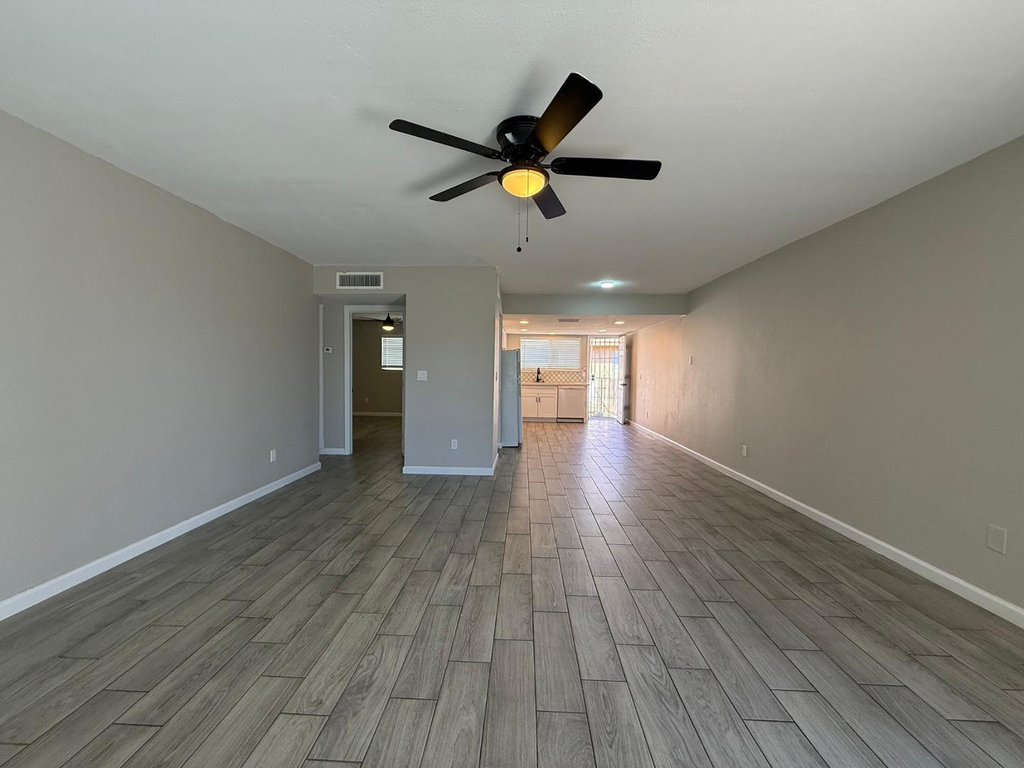 3302 W Loma Lane - Photo 1