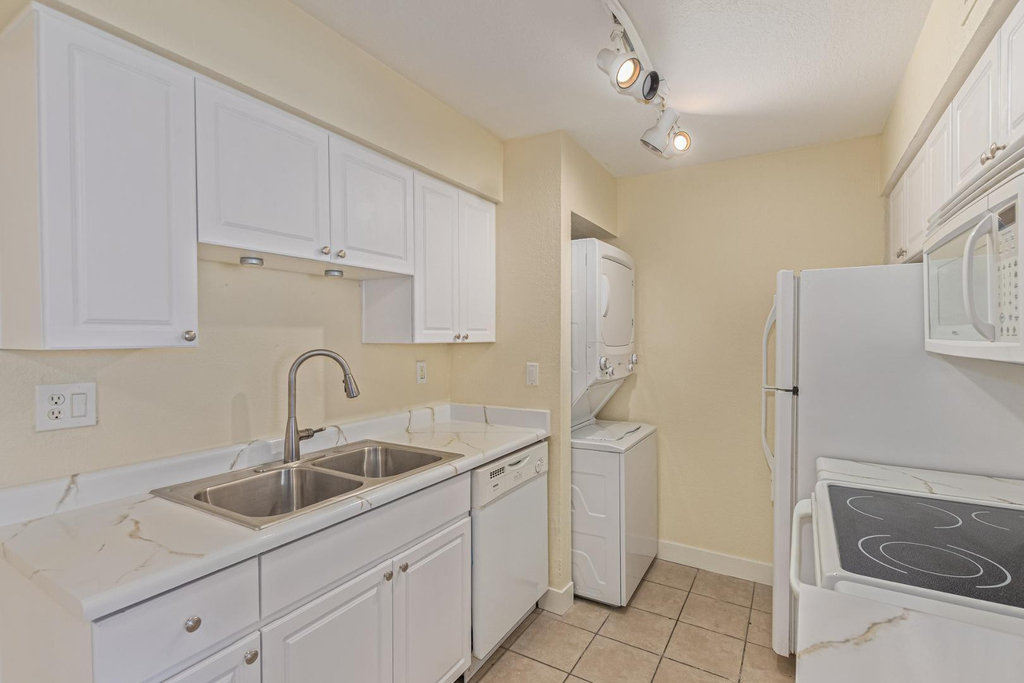 5995 N 78th Street - Photo 8
