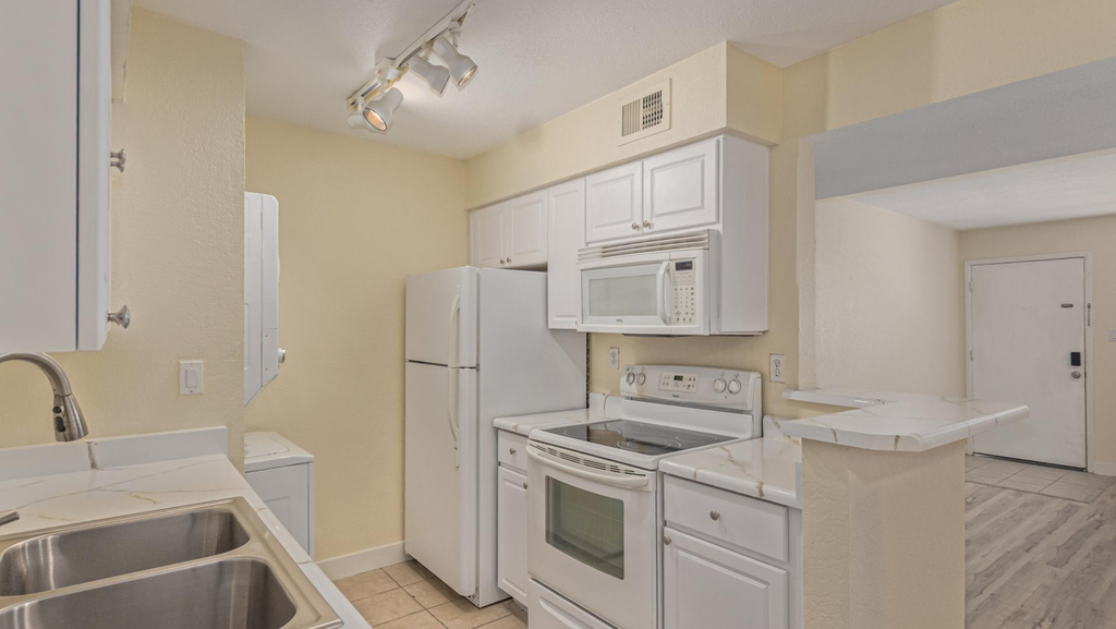 5995 N 78th Street - Photo 0