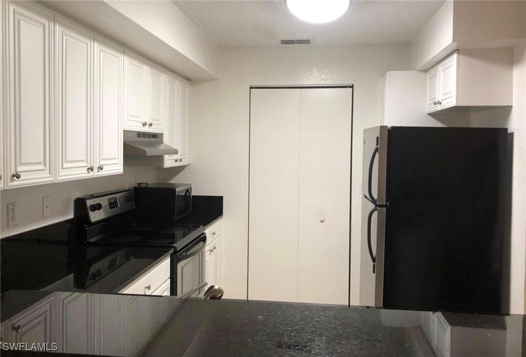 8255 Ibis Club Drive - Photo 0