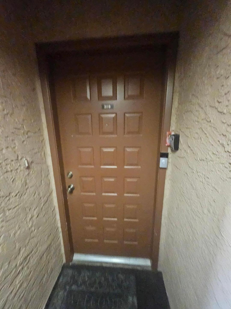 540 N May Street - Photo 2