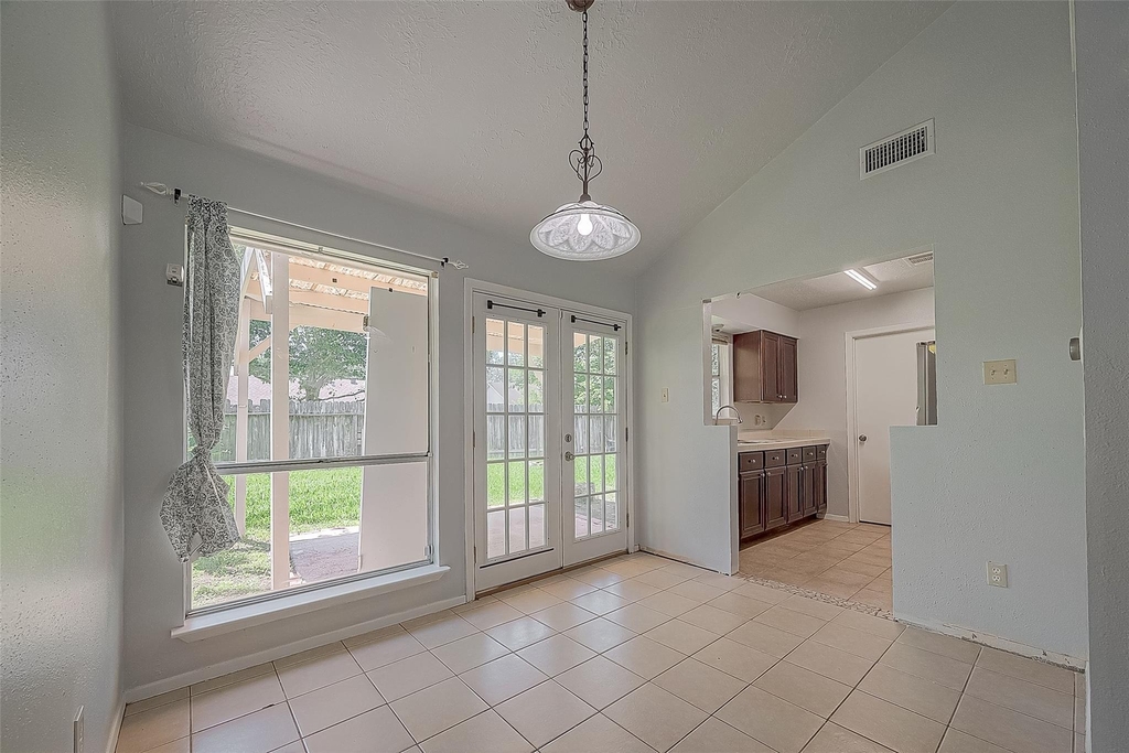 1006 Melford Avenue - Photo 1