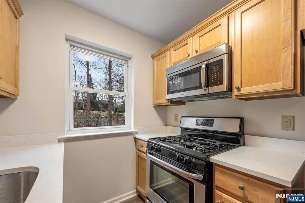 121 Regency - Photo 8