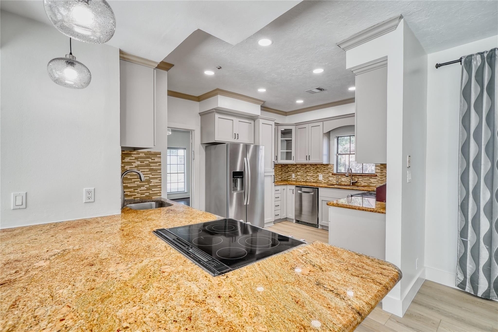 8006 Albin Lane - Photo 11